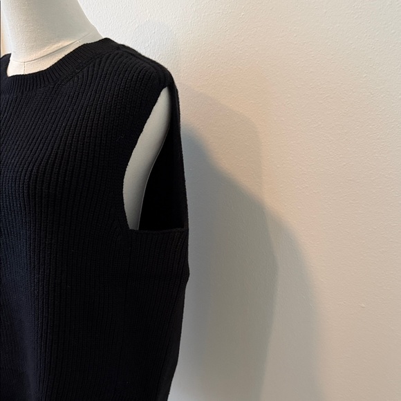 Banana Republic Factory Black Ribbed Sleeveless Sweater Tank | NWT | Size S - Picture 2 of 4